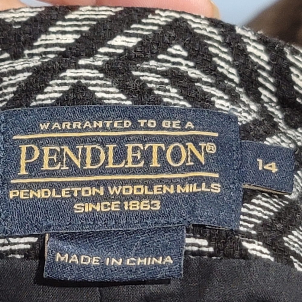 Pendleton Black And White Woolen Patterned Jacket - image 2
